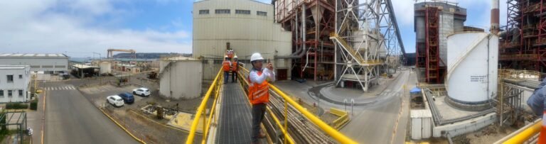 Estudiantes del MIE-UC visitaron el complejo termoeléctrico Ventanas – AES Chile
