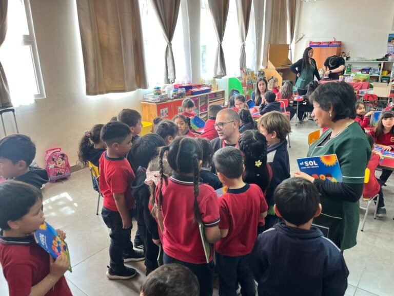 Jornada Solar educativa y capacitación en el Colegio Valdivia de Paine