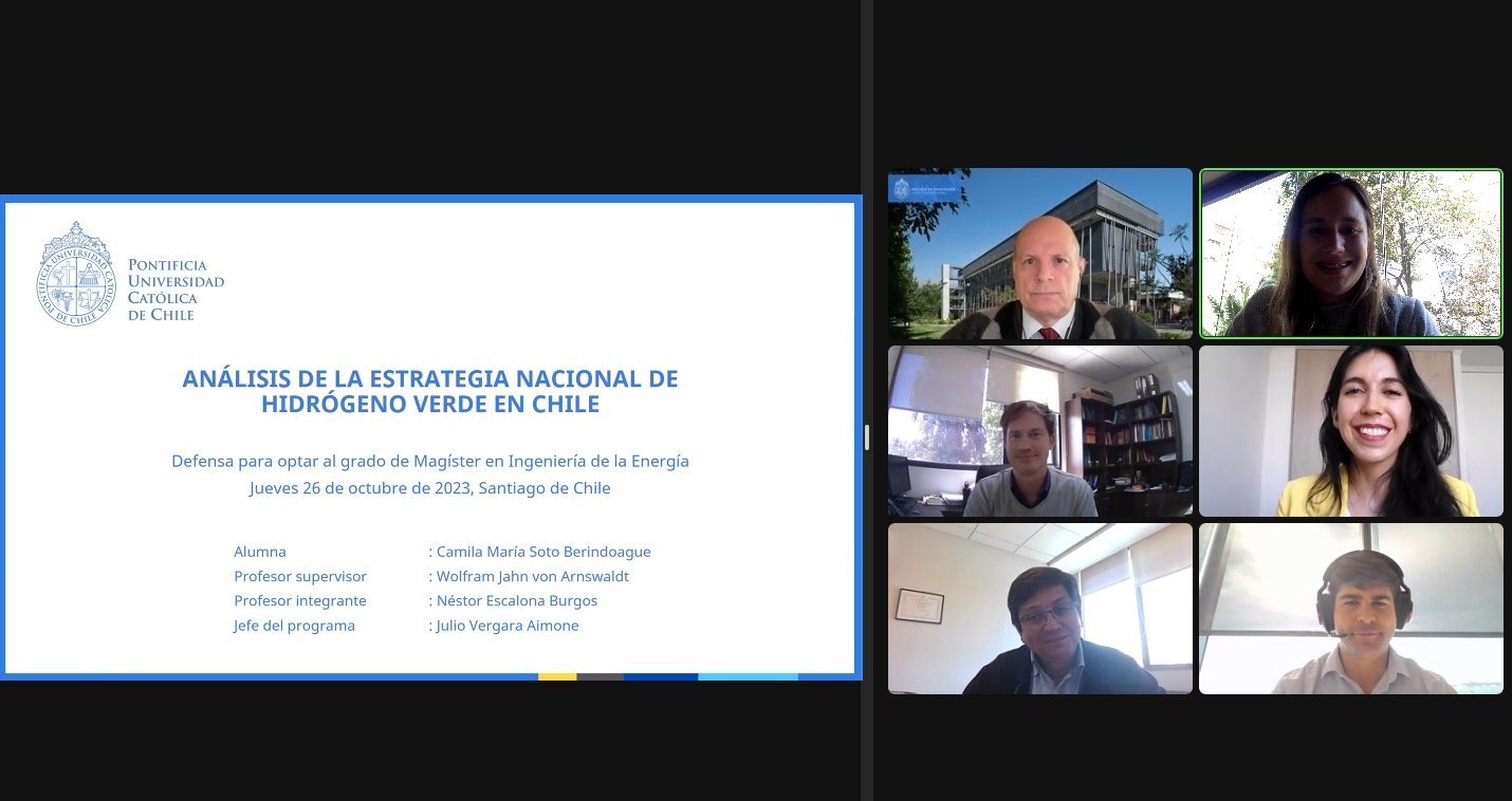 Camila Soto se convierte en una nueva graduada del Magíster en Ingeniería de la Energía de la Pontificia Universidad Católica de Chile