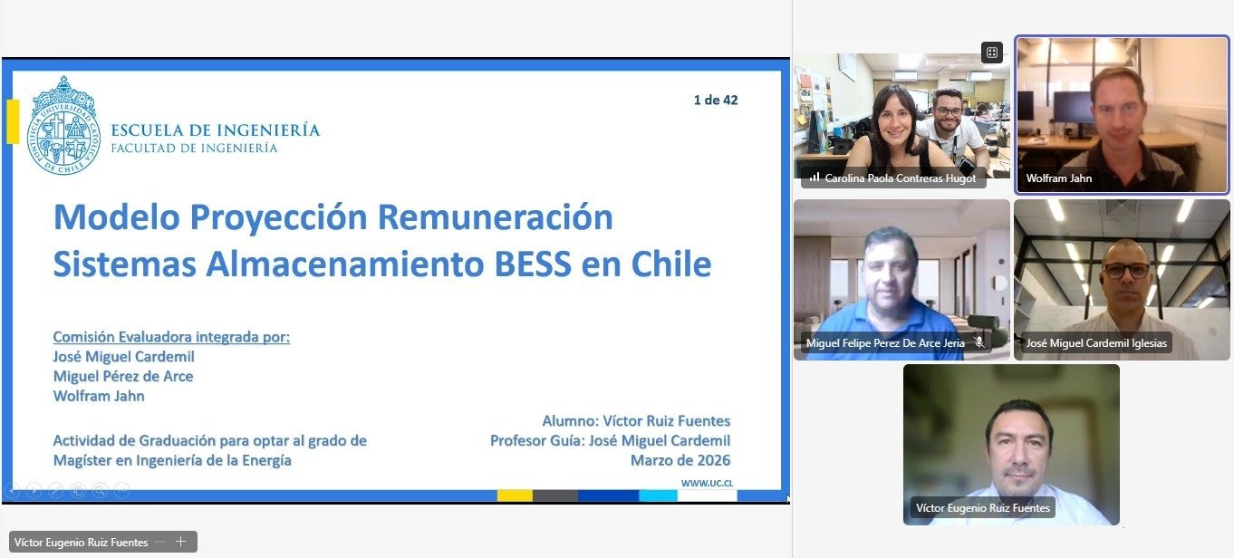 Víctor Ruiz se convierte en un nuevo graduado del Magíster en Ingeniería de la Energía de la Pontificia Universidad Católica de Chile